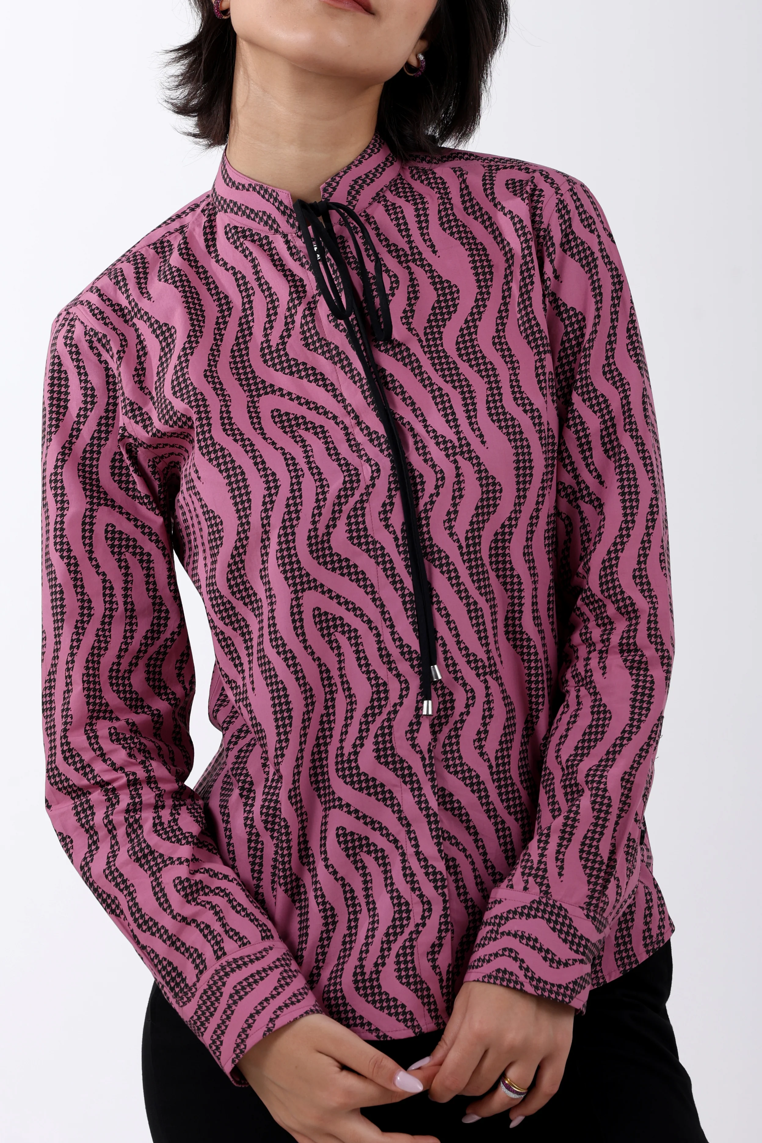 Mauve Precision Houndstooth Cotton Shirt for Women - Image 4