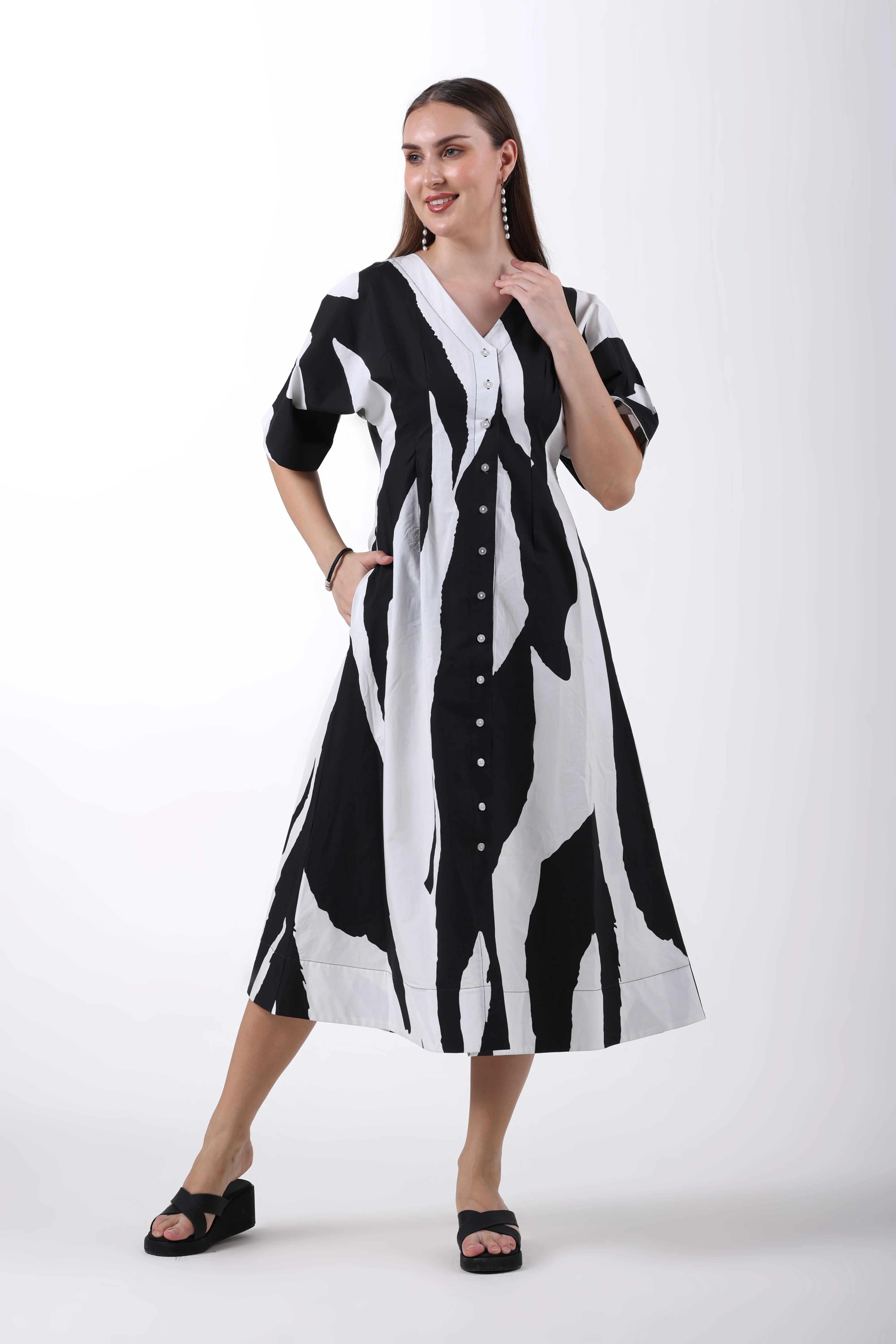 Monochrome Motion Cotton Midi Dress - Image 4