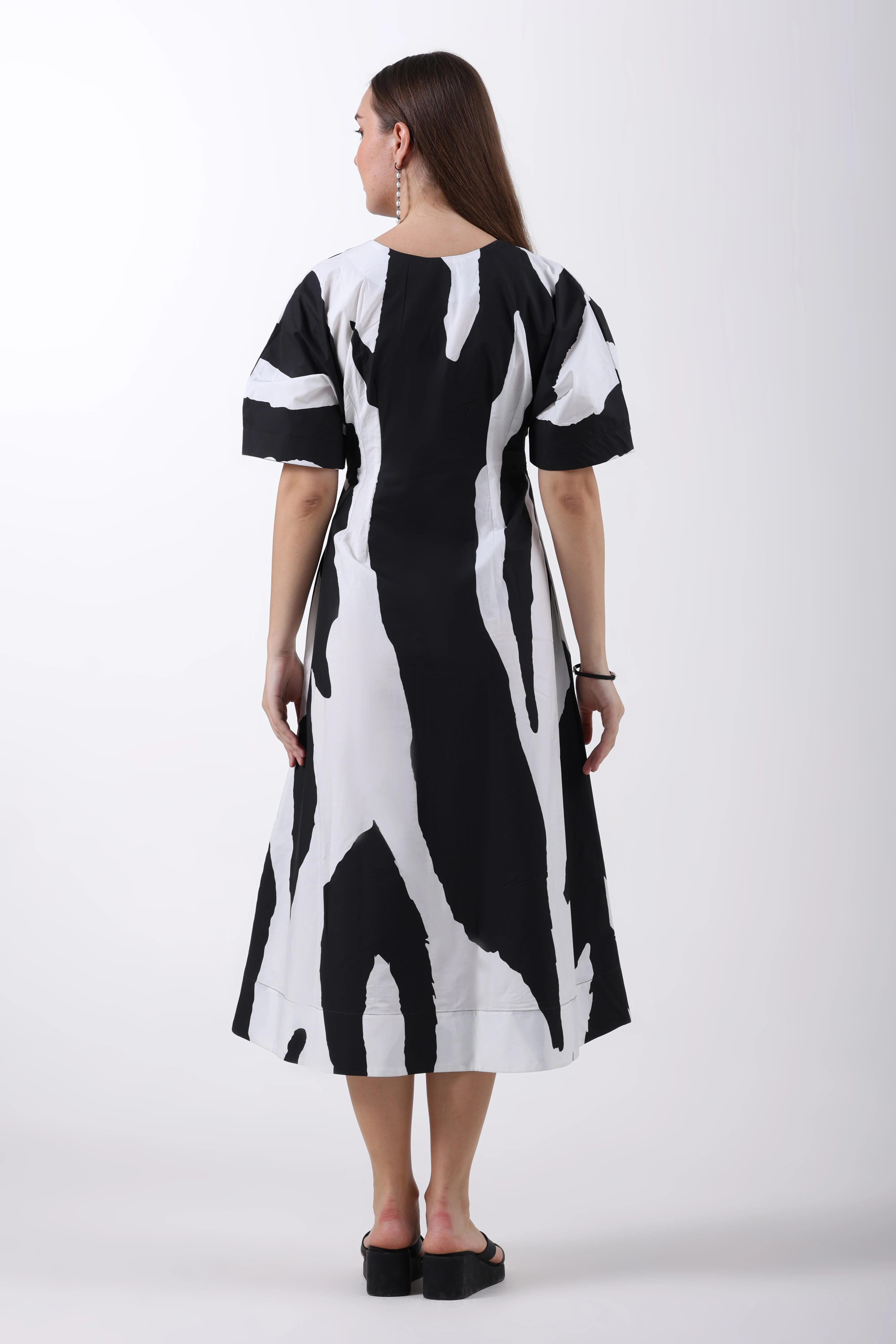 Monochrome Motion Cotton Midi Dress - Image 8