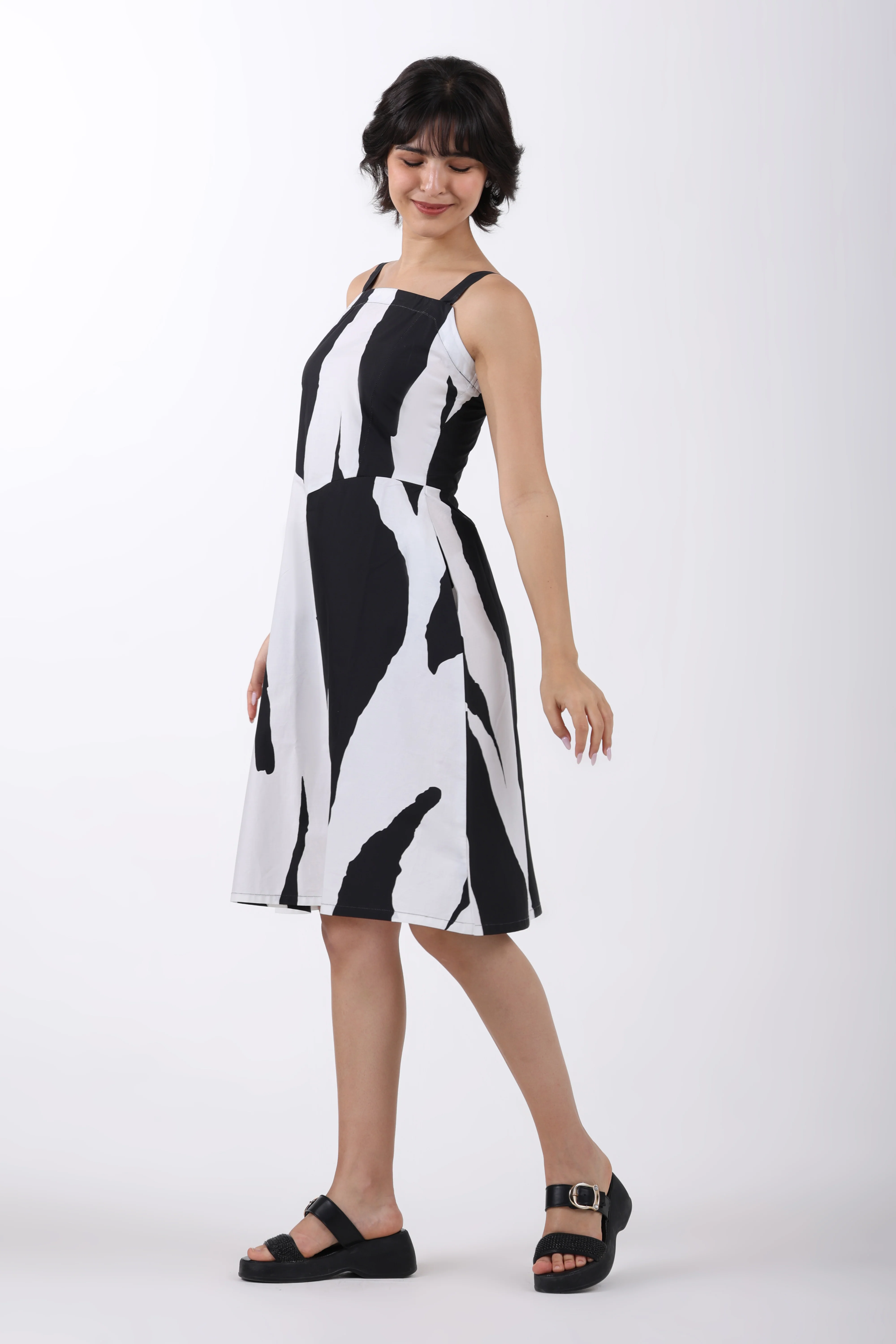 Quiet Contrast Cotton Midi Dress - Image 5