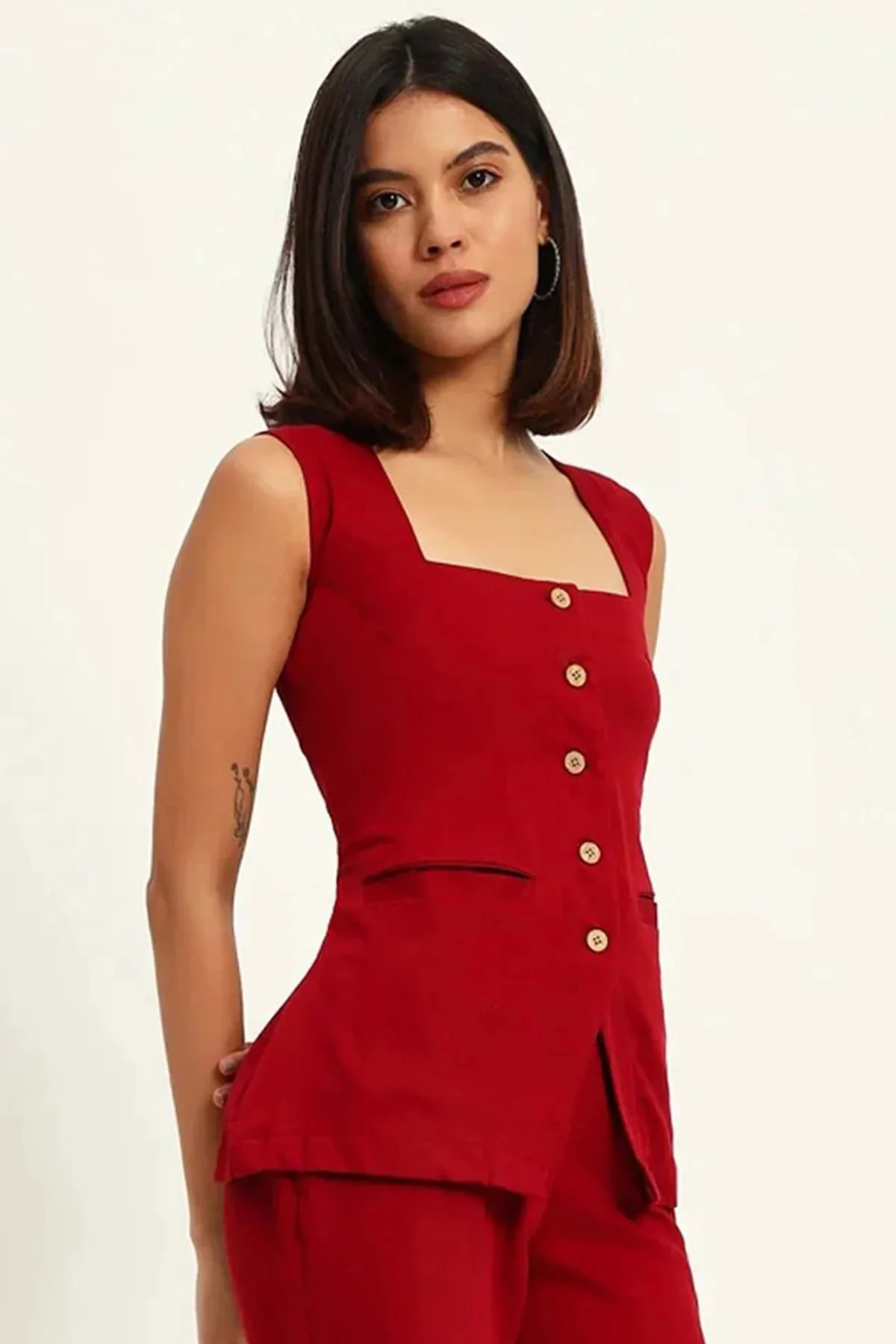 Square Neck Linen Vest – Red - Image 2