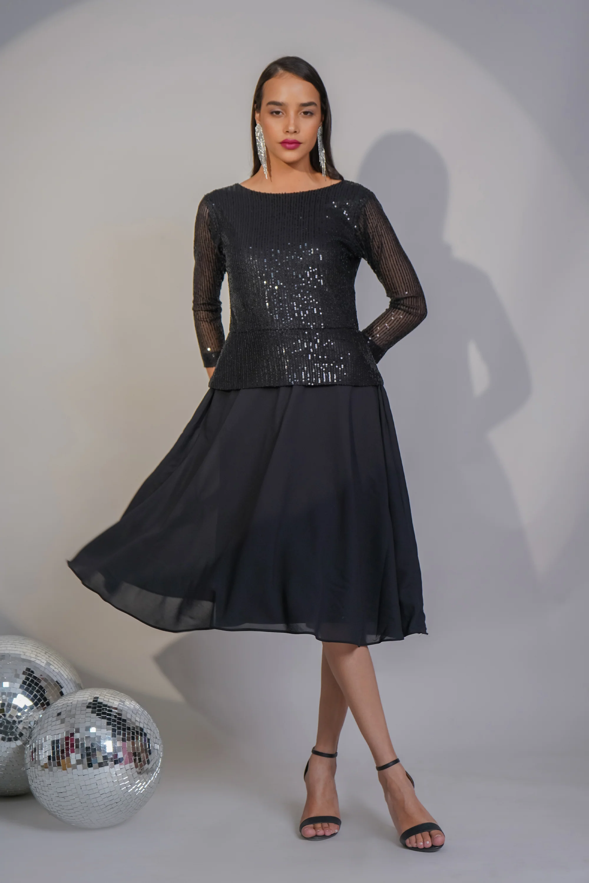 Taareef Trail Sequin Midi Dress – Black